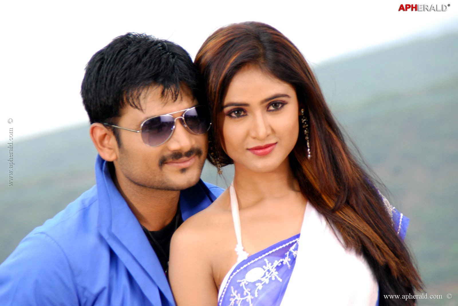 Naakaithe Nachindi Movie Spicy Stills
