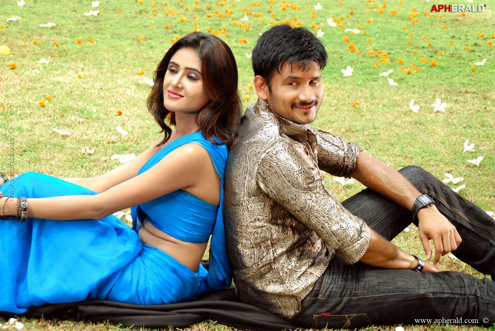 Naakaithe Nachindi Movie Spicy Stills