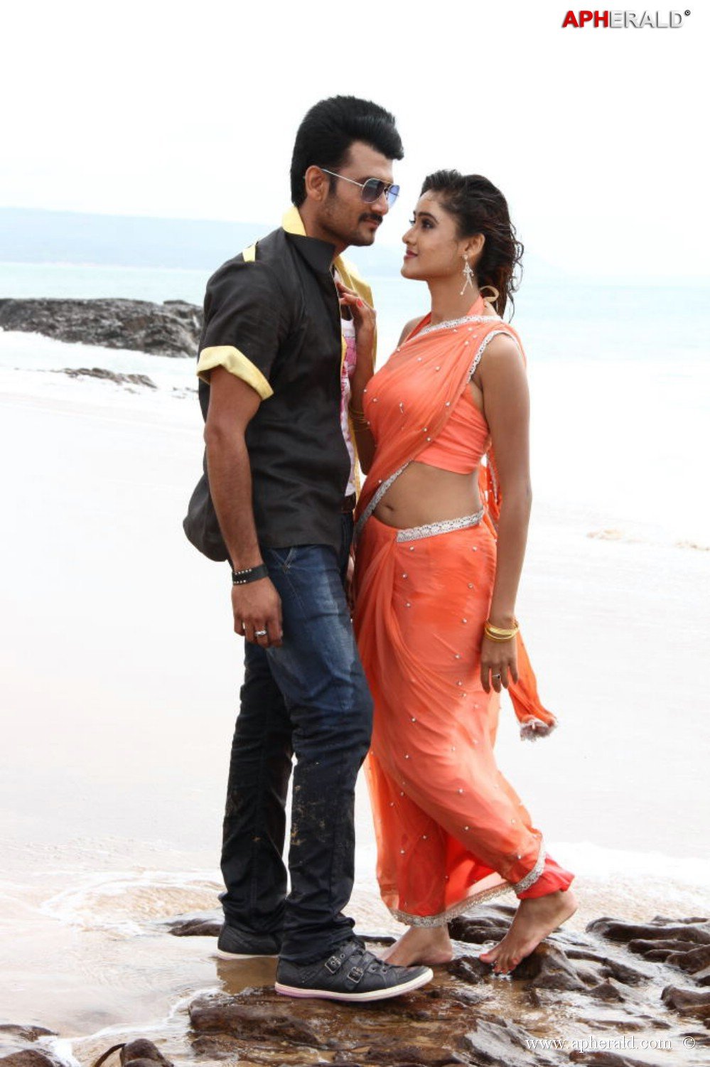 Naakaithe Nachindi Movie Hot Stills