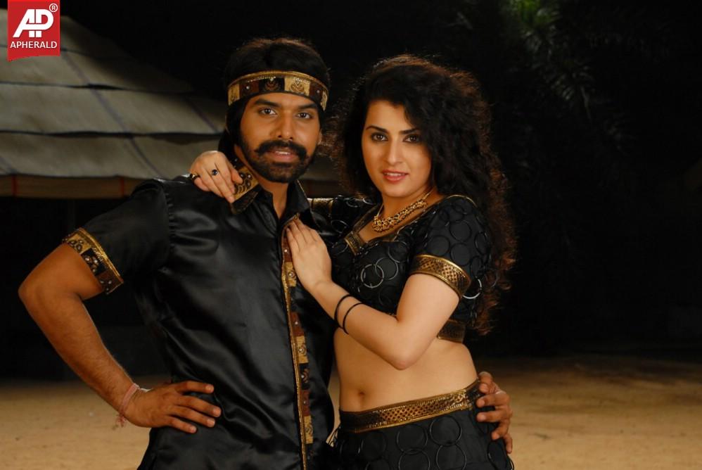 Nadodi Vamsam Movie stills