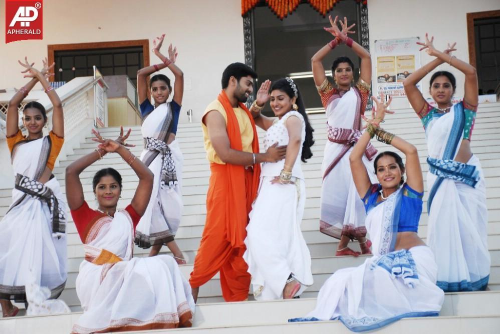 Nathikal Nanaivathillai Movie Latest Photos