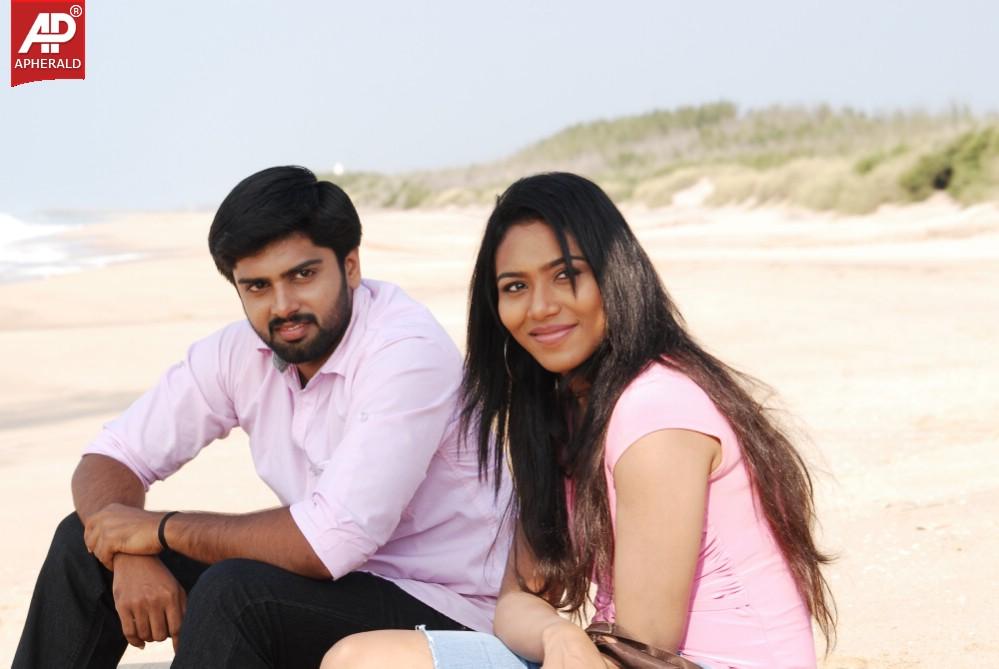 Nathikal Nanaivathillai Movie Stills