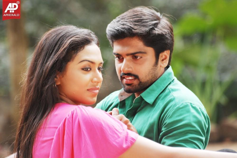 Nathikal Nanaivathillai Movie Stills