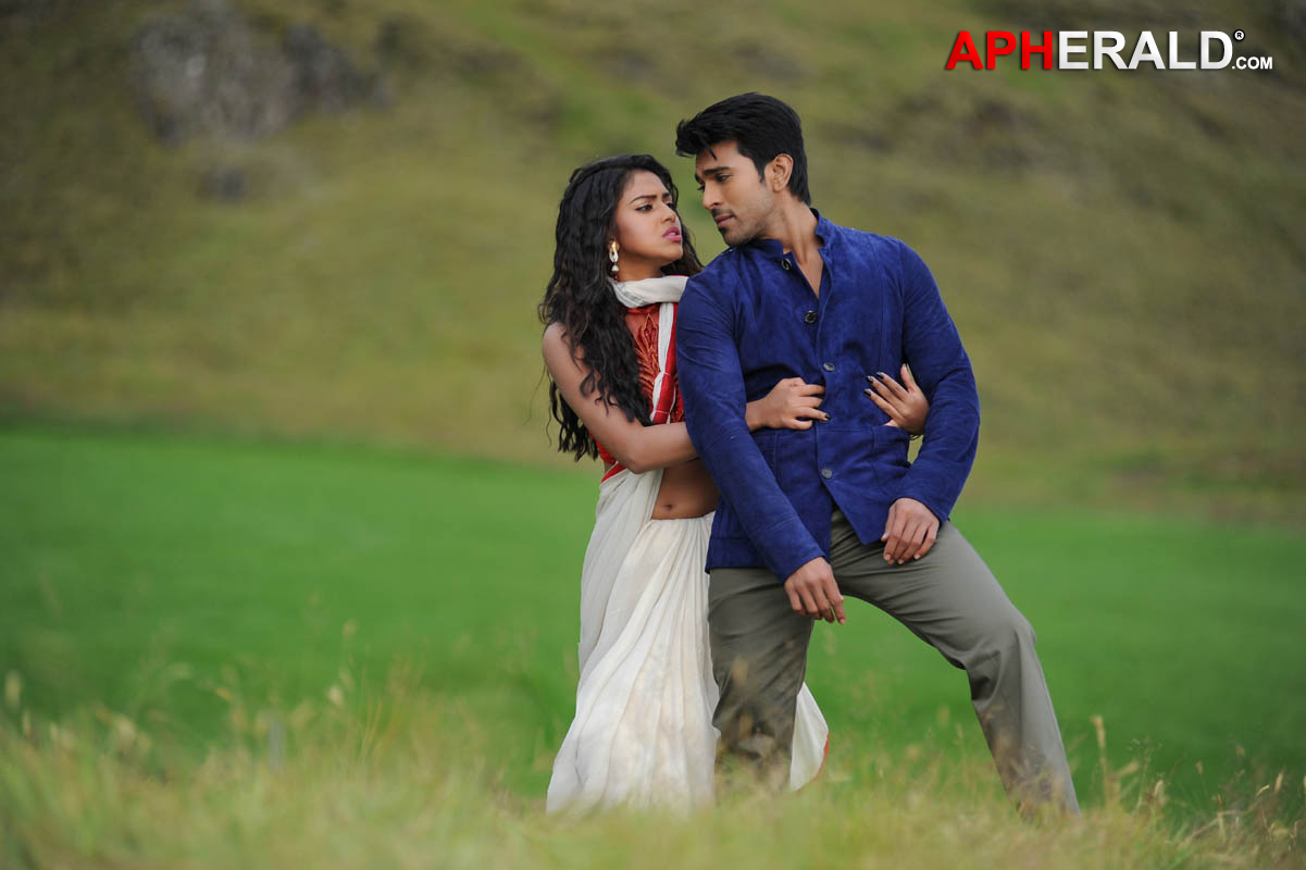 Nayak Movie New Stills