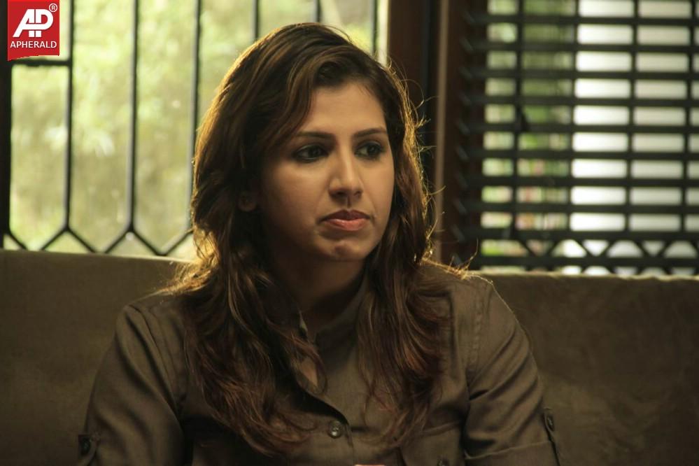 Nee Naan Nizhal Movie Stills