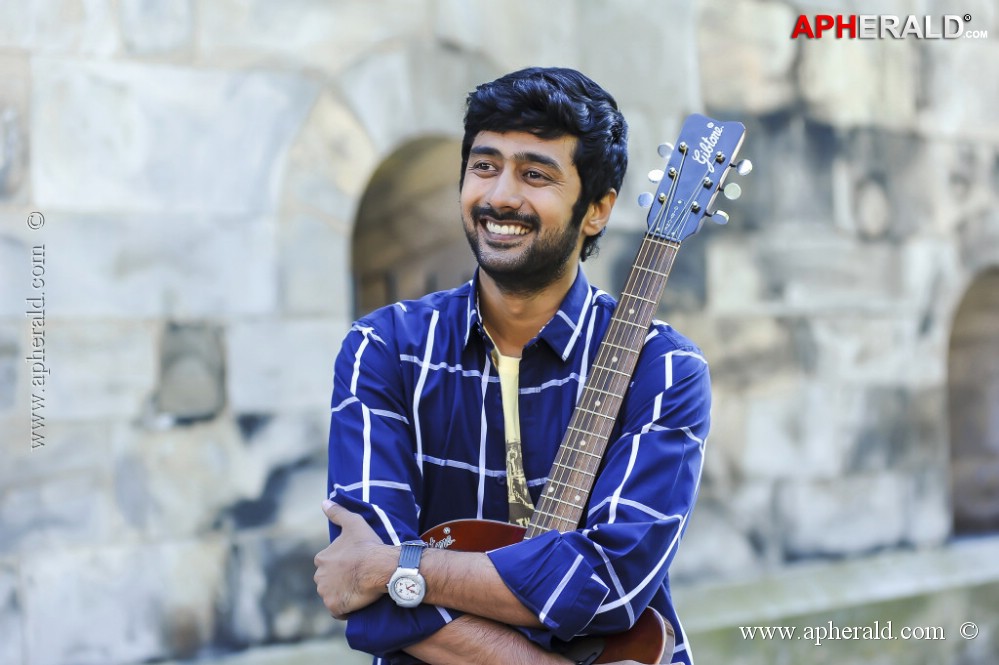 Nenem Chinna Pillana New Stills