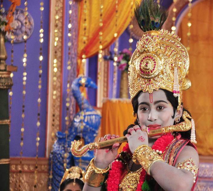 NTR As Sri Krishna In Dana Veera Sura Karna Movie