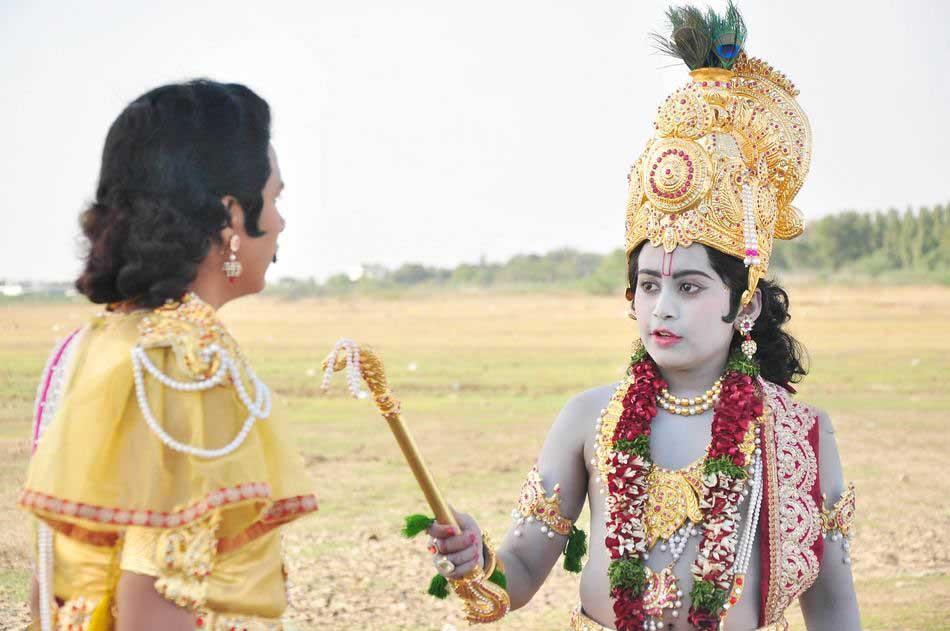 NTR As Sri Krishna In Dana Veera Sura Karna Movie