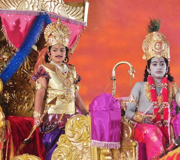 NTR As Sri Krishna In Dana Veera Sura Karna Movie