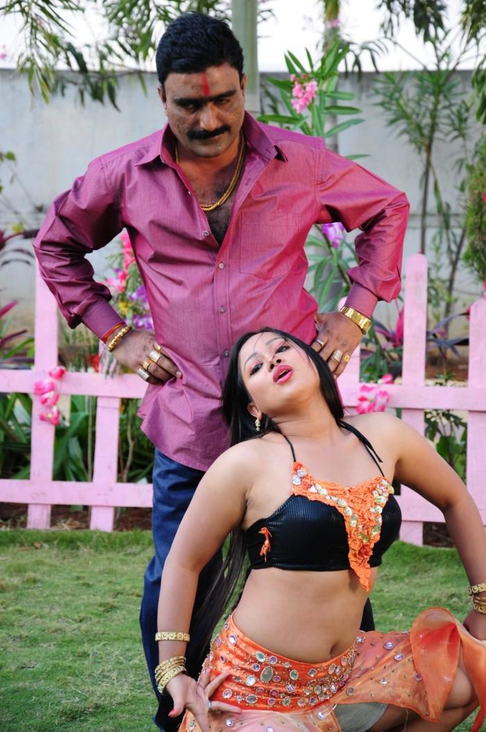 Nuvvena Adi Neevena Movie hot Stills