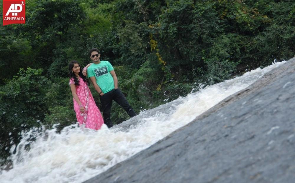 O Cheliya Movie New Stills