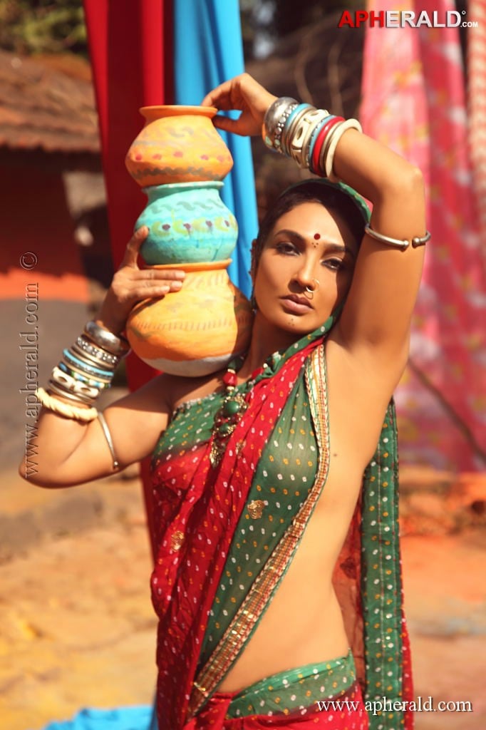 O Malli Movie New Stills