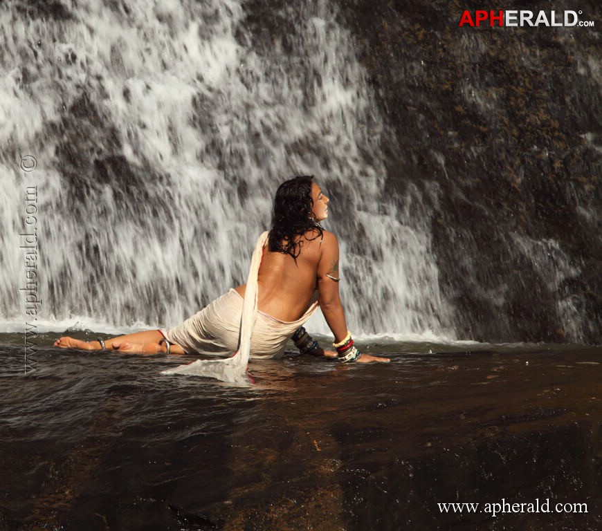 O Malli Movie New Stills