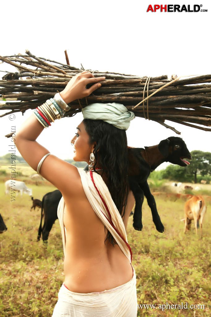 O Malli Movie New Stills