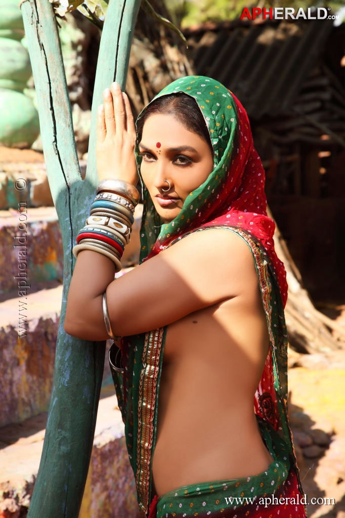 O Malli Movie New Stills