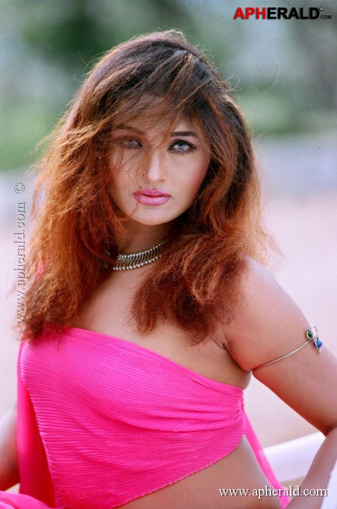 O Malli Movie New Stills