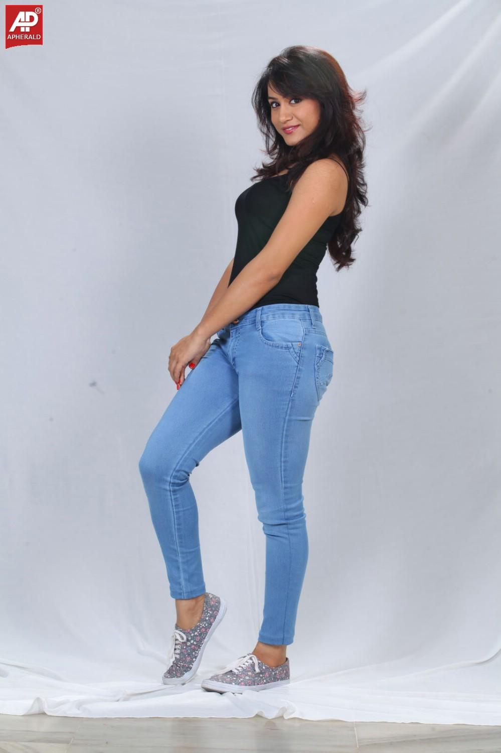 Oh Cheliya Naa Priya Sakiya Movie Stills