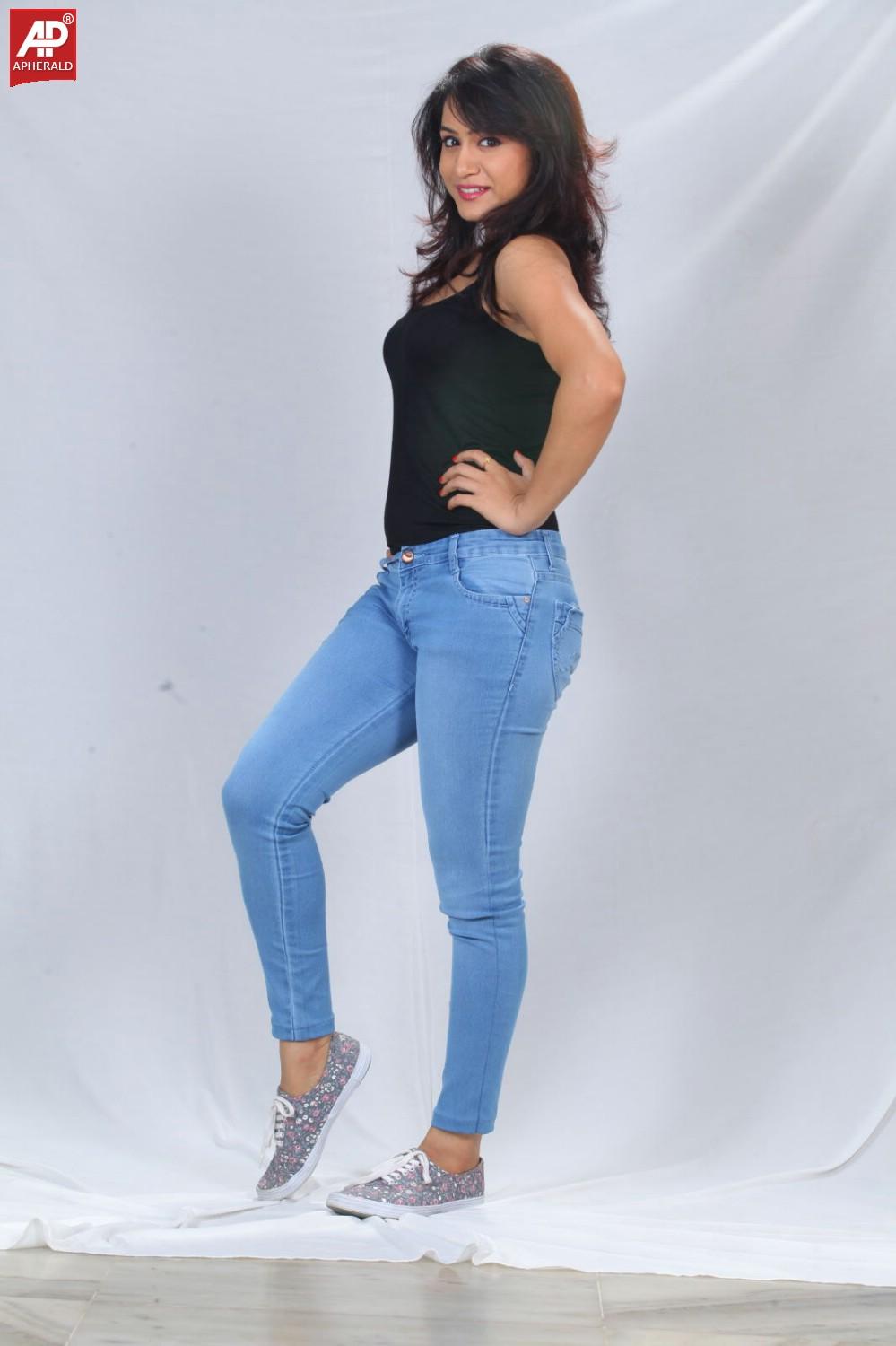 Oh Cheliya Naa Priya Sakiya Movie Stills