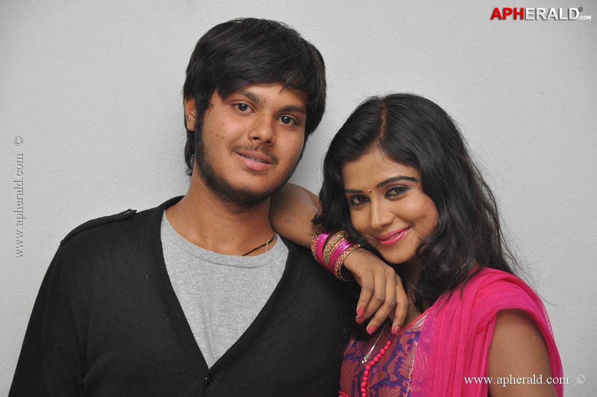 Oka Hindu Oka Muslim Movie Stills