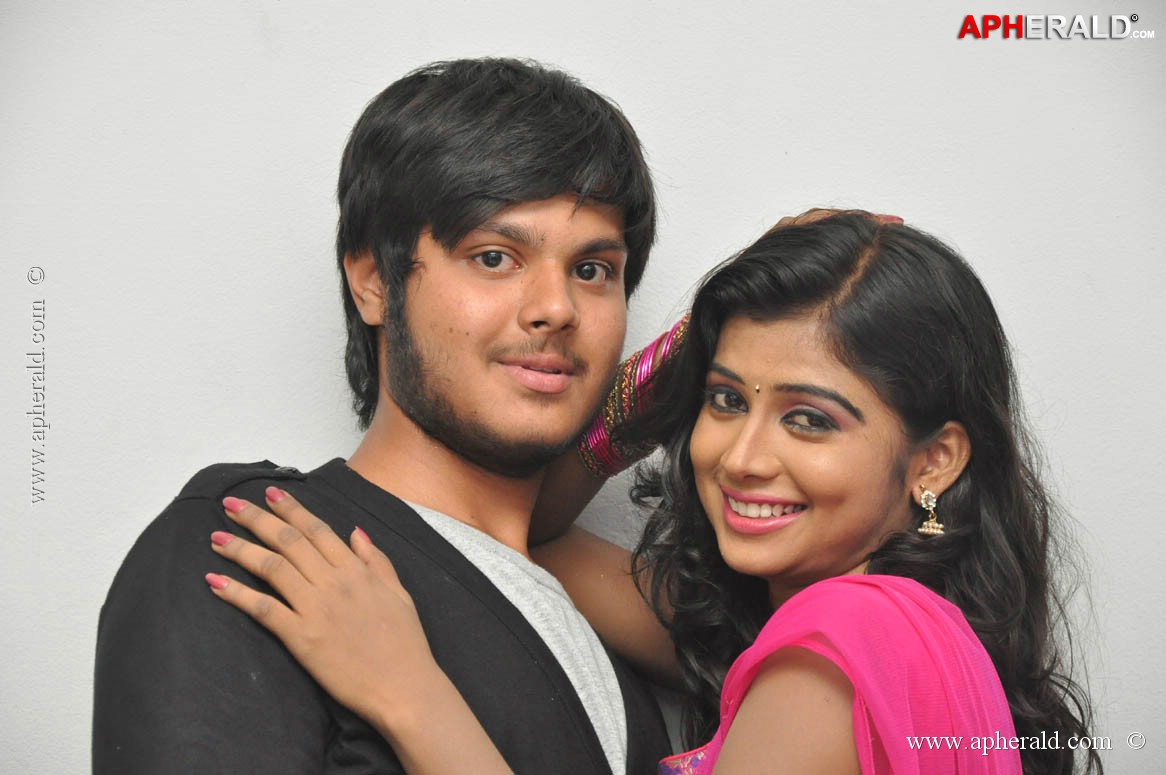 Oka Hindu Oka Muslim Movie Stills