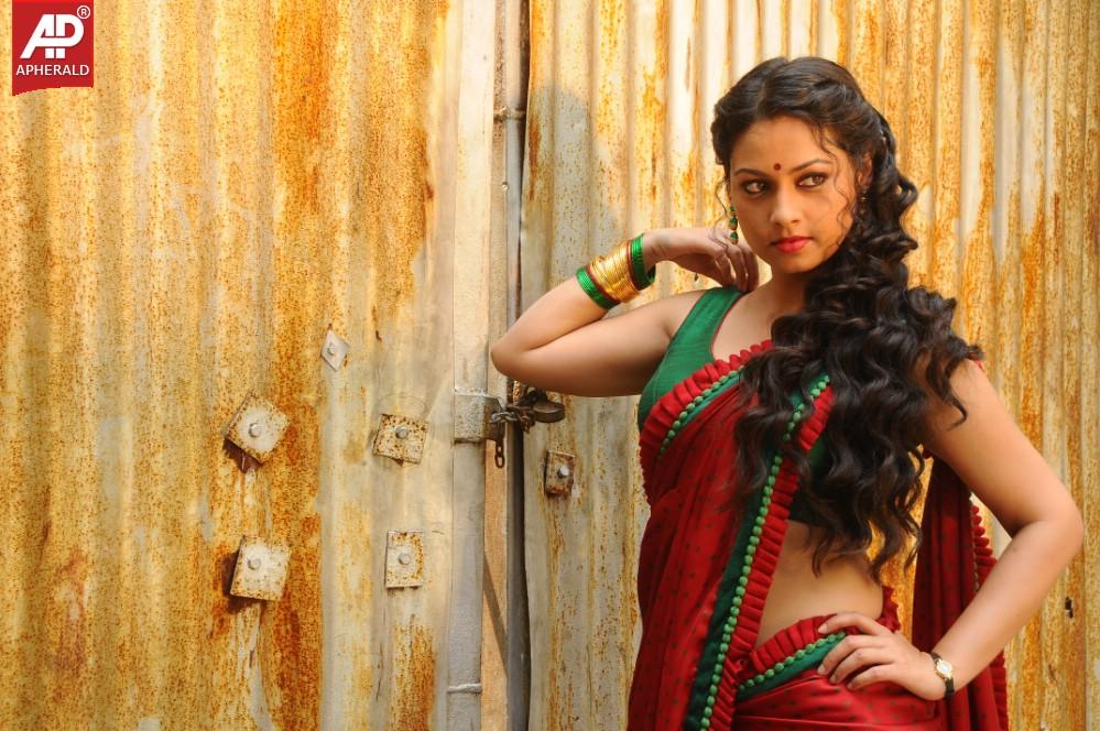 Oka Rathri Movie Spicy Pics