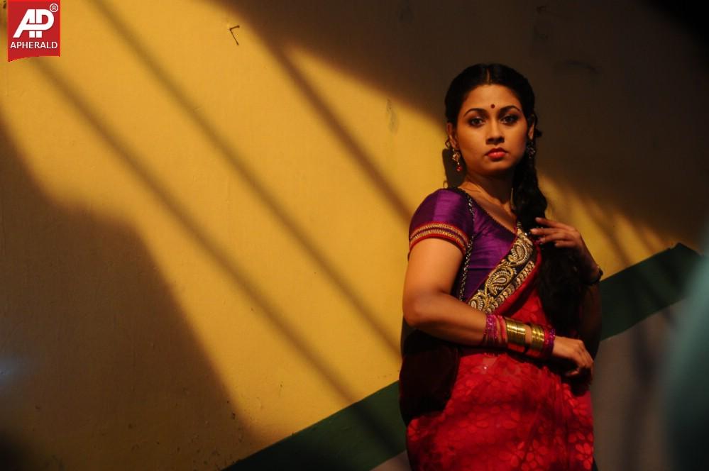 Oka Rathri Movie Spicy Pics