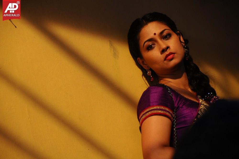 Oka Rathri Movie Spicy Pics