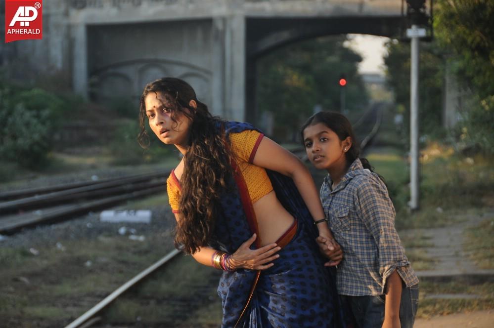 Oka Rathri Movie Spicy Pics