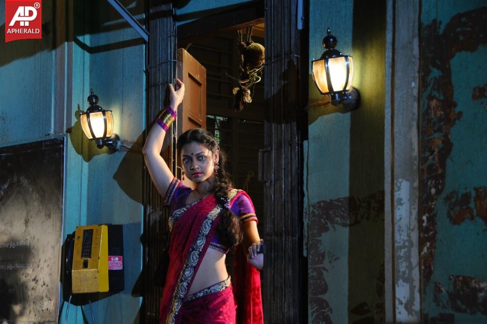 Oka Rathri Movie Spicy Pics