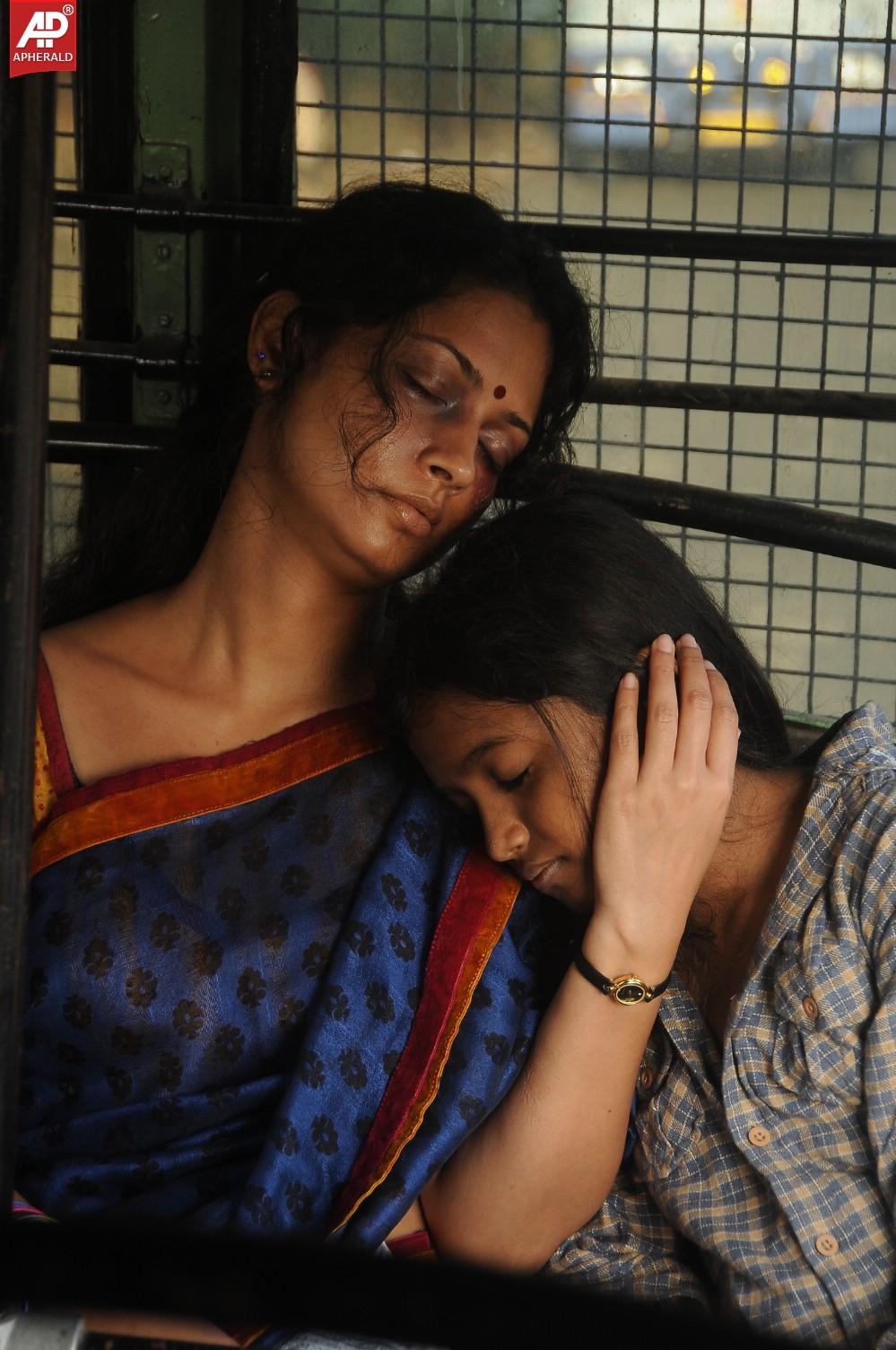 Oka Rathri Movie Spicy Pics