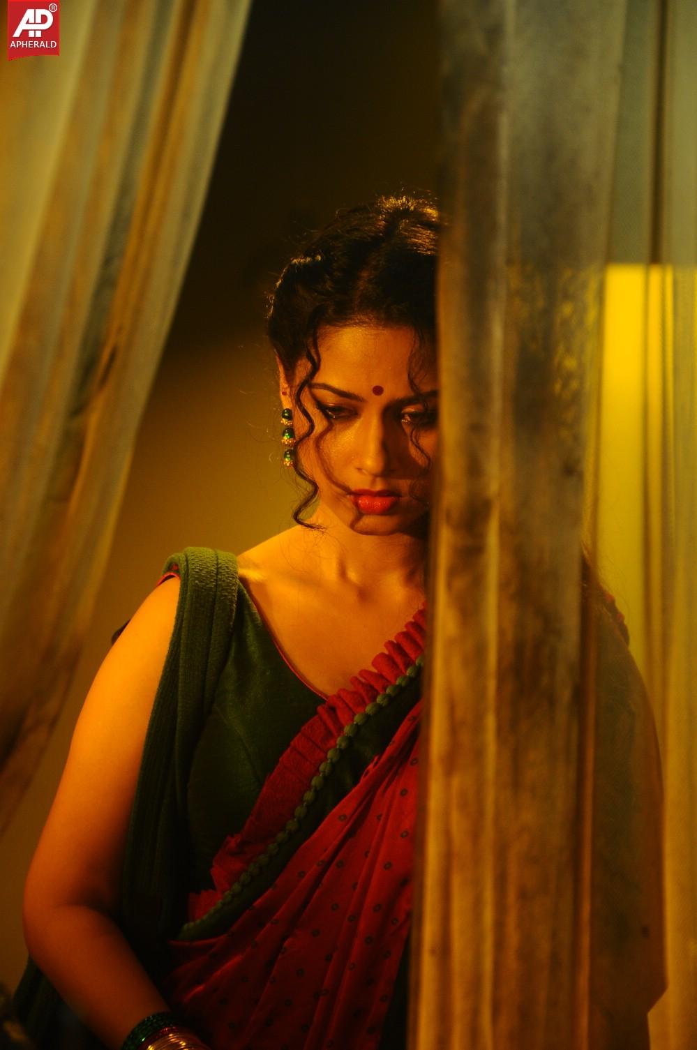 Oka Rathri Movie Spicy Pics