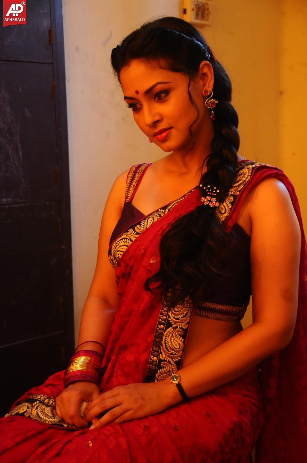 Oka Rathri Movie Spicy Pics