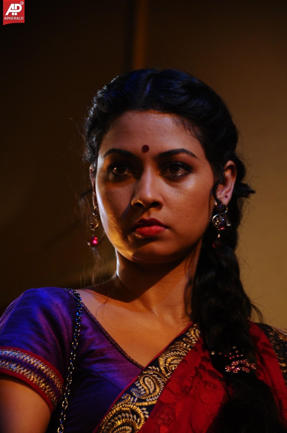 Oka Rathri Movie Spicy Pics
