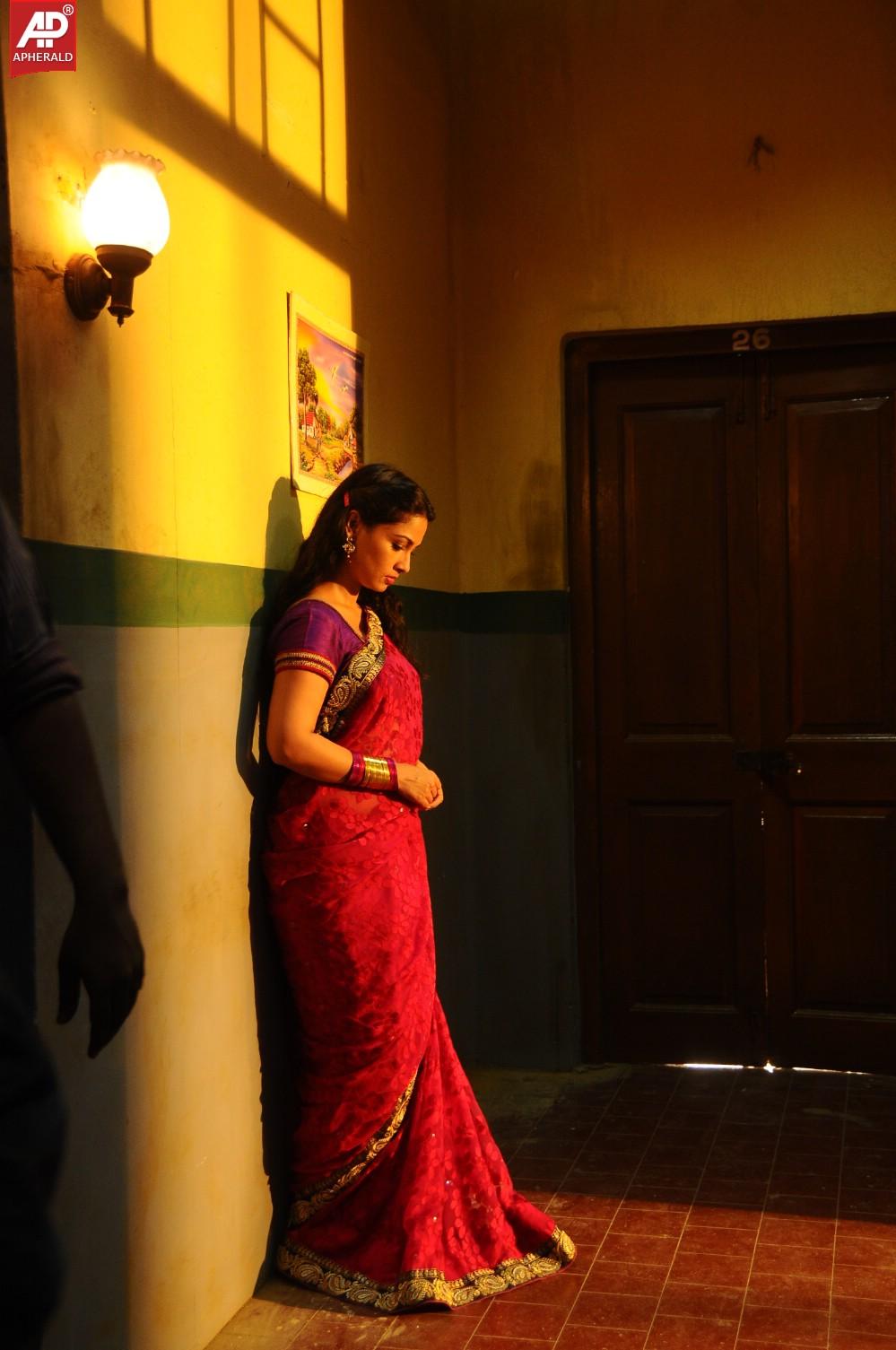 Oka Rathri Movie Spicy Pics