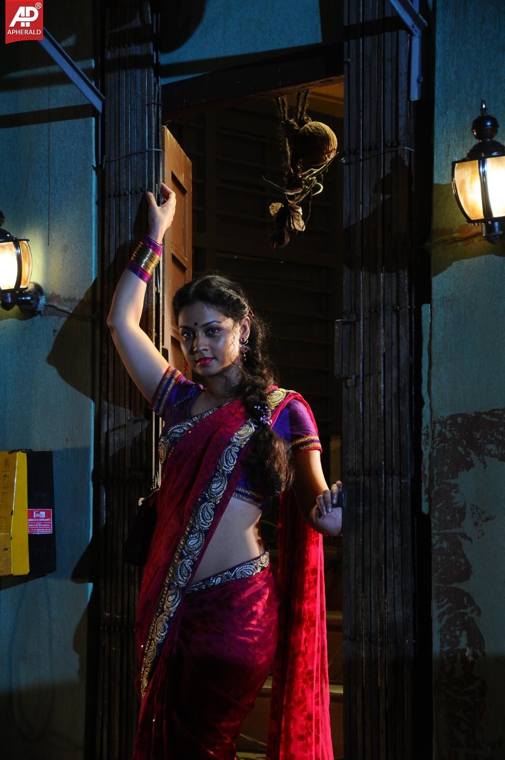 Oka Rathri Movie Spicy Pics