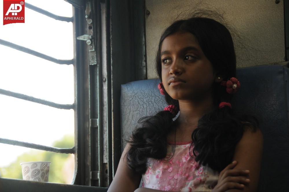 Oka Rathri Movie Spicy Pics