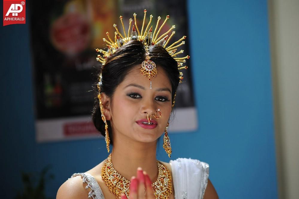 Ori Devudoy Movie wroking Photos