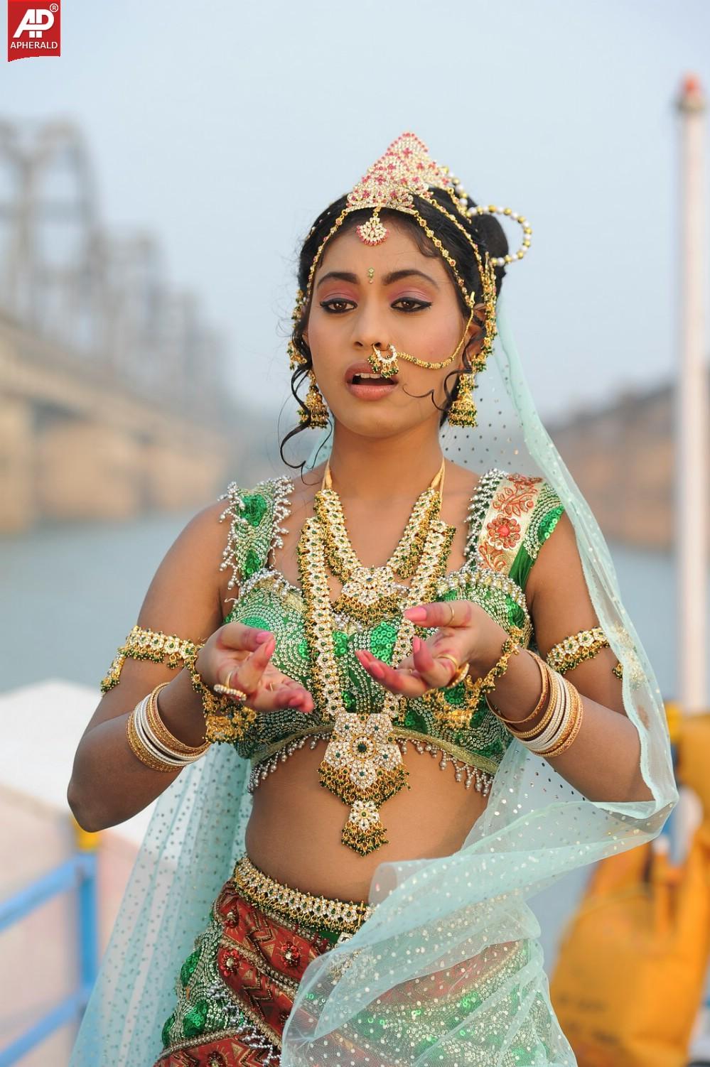 Ori Devudoy Movie wroking Photos