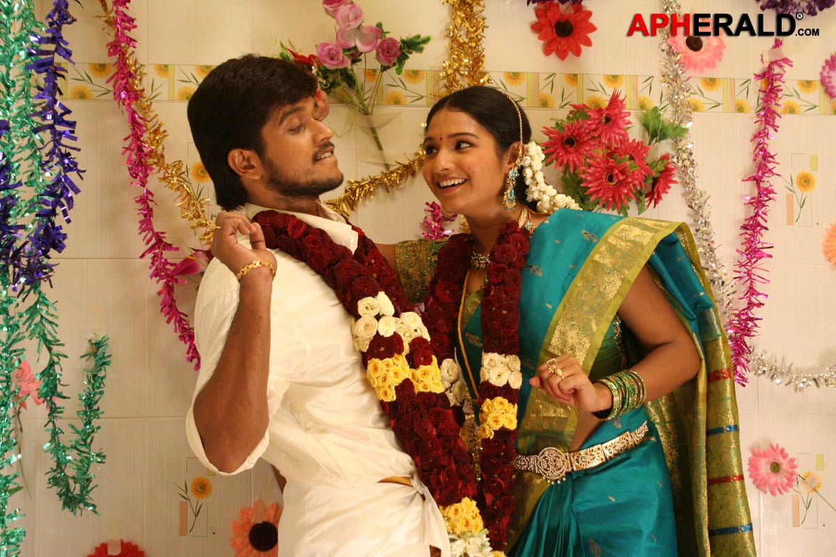 Osei Osei Vadilesi Vellipoke Movie Stills