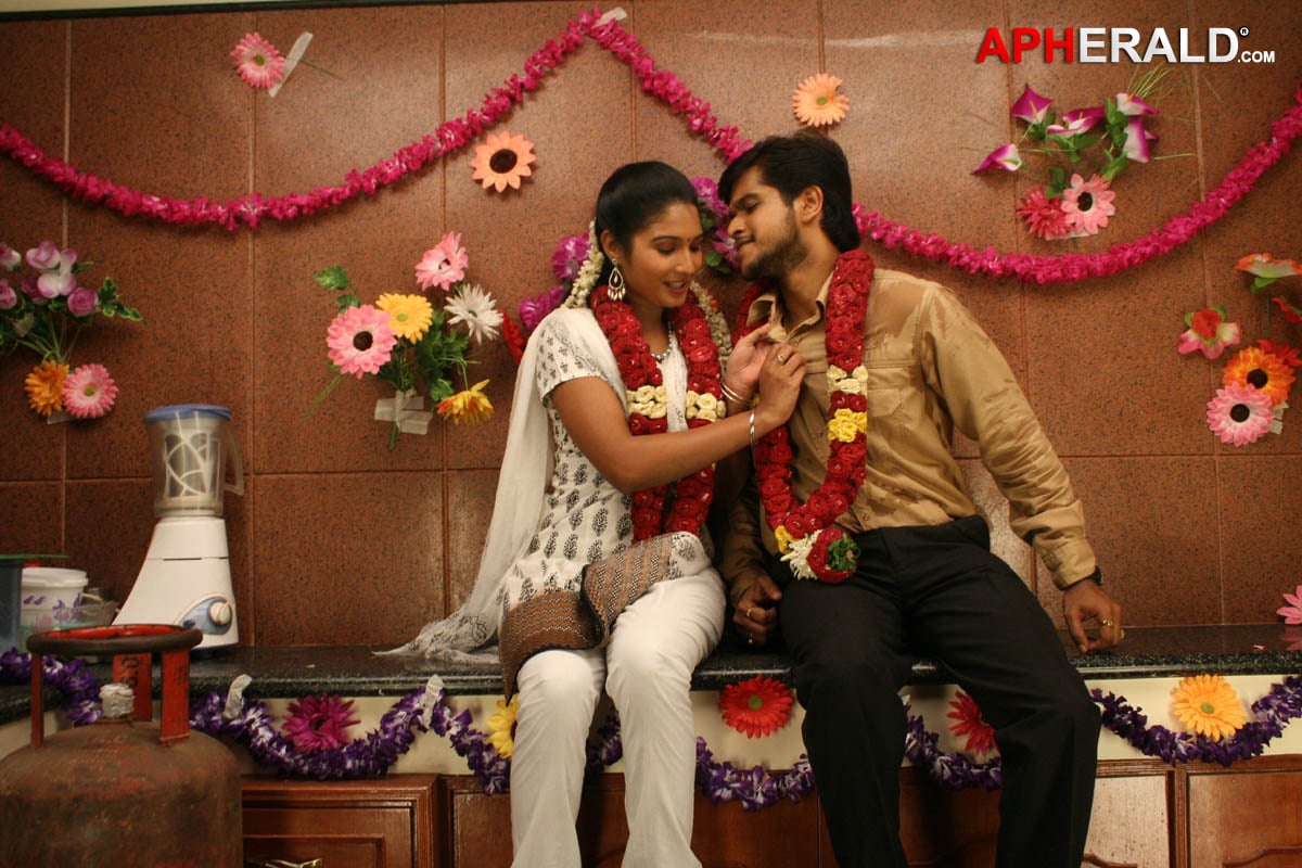 Osei Osei Vadilesi Vellipoke Movie Stills