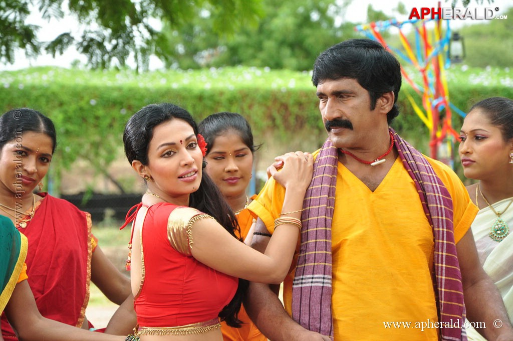 Paravai Tamil Movie Spicy Stills