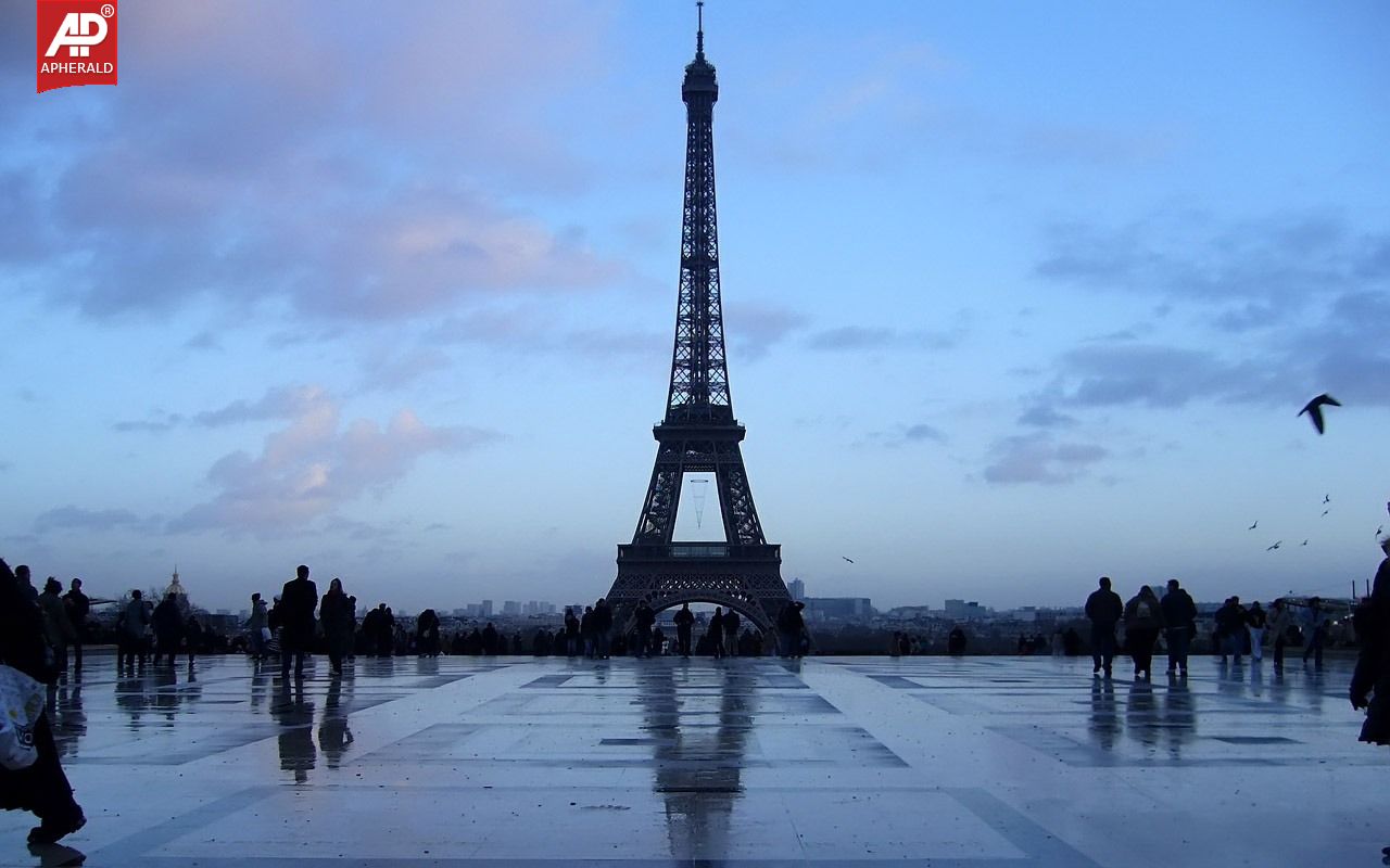 FEEL GOOD : Paris Eiffel Tower Photos