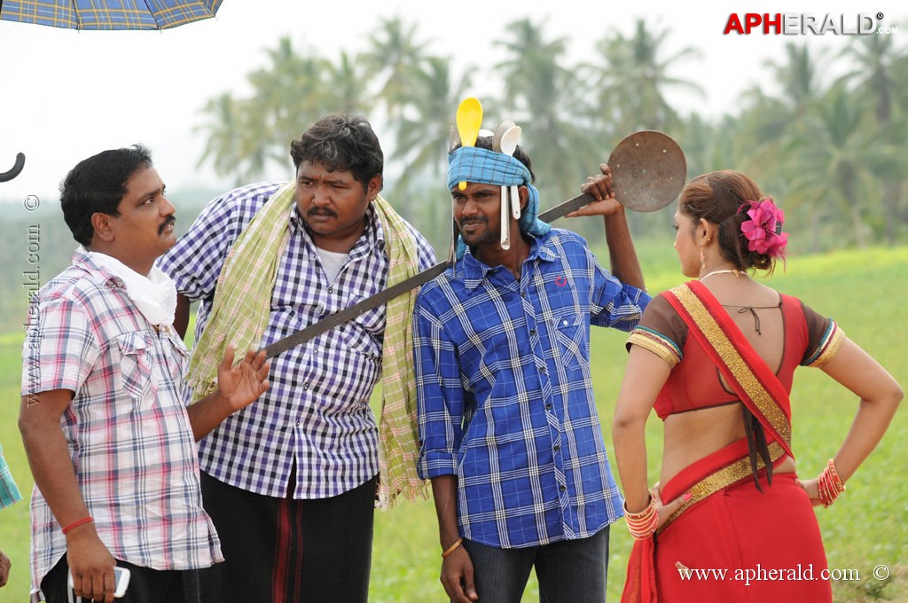 Pattathu Yaanai Movie Stills