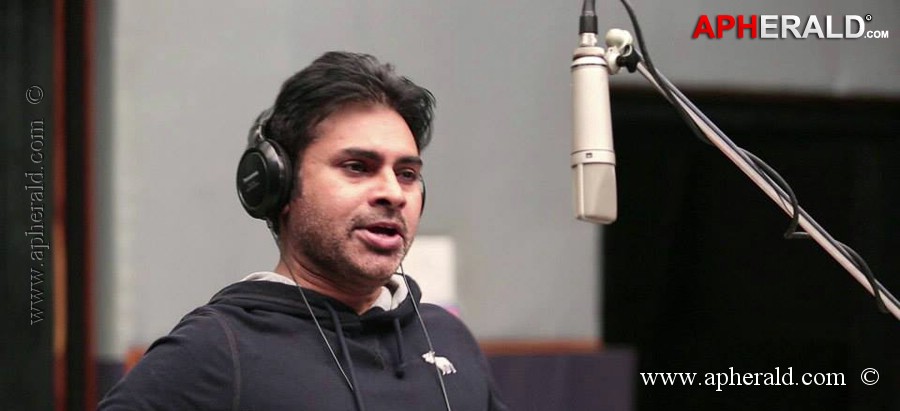 Pawan Kalyan's Kaatam Rayudu Song Making