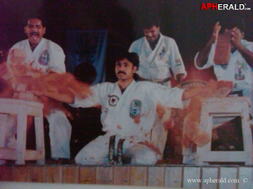 pawan kalyan unseen pictures