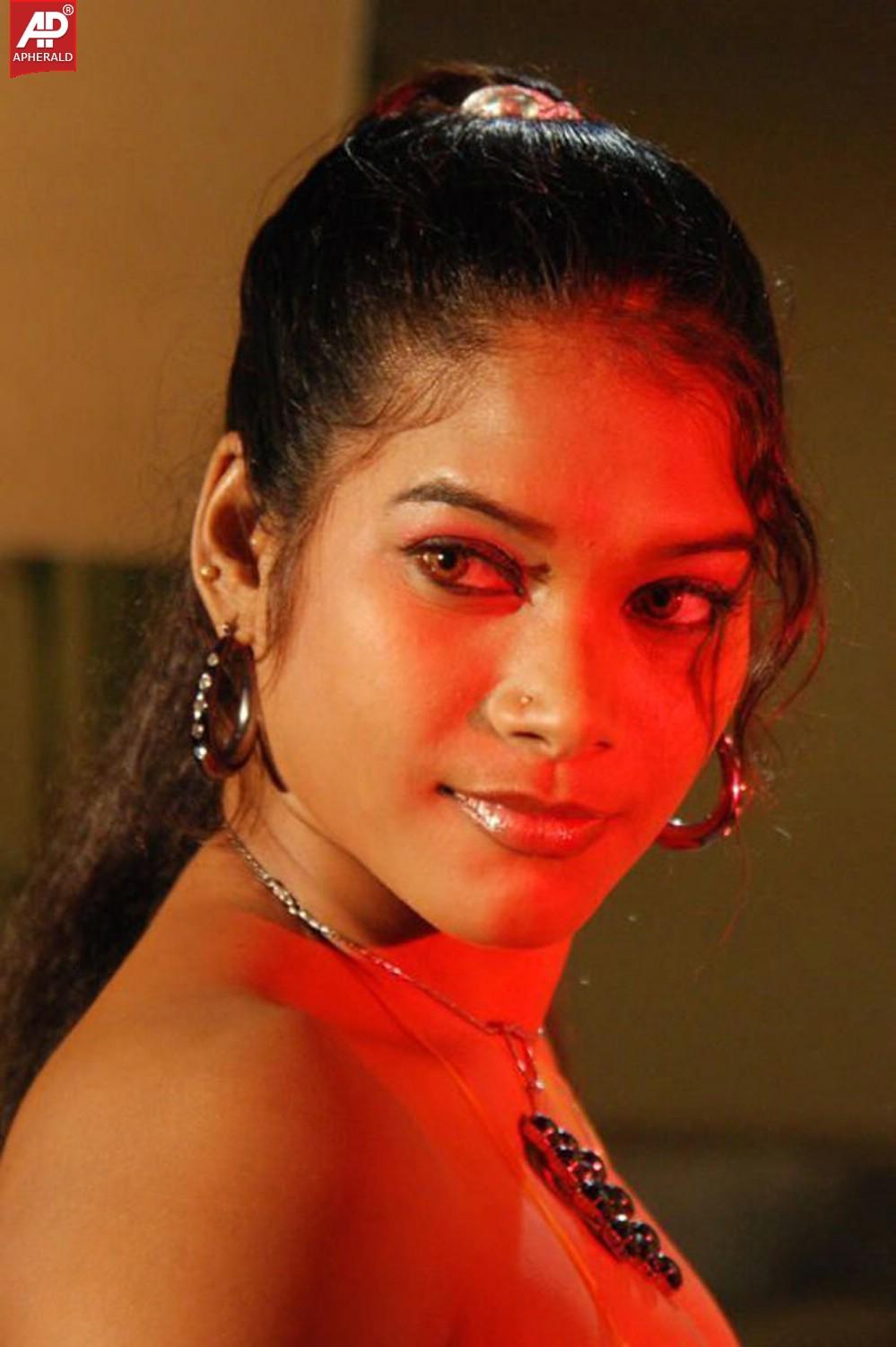 Peddalaku matrame Movie Hot Pics