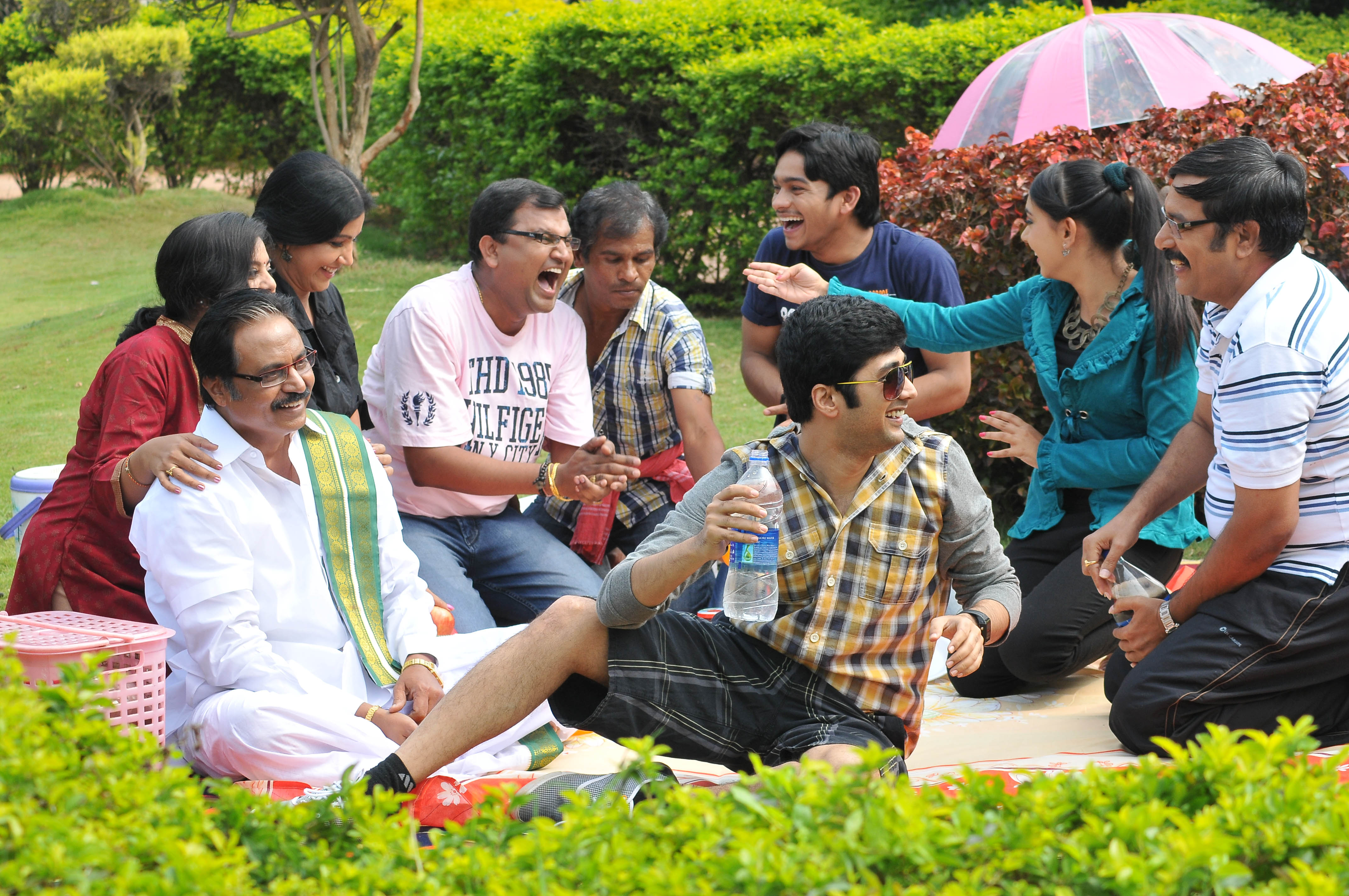 Pelli Pustakam Movie Stills