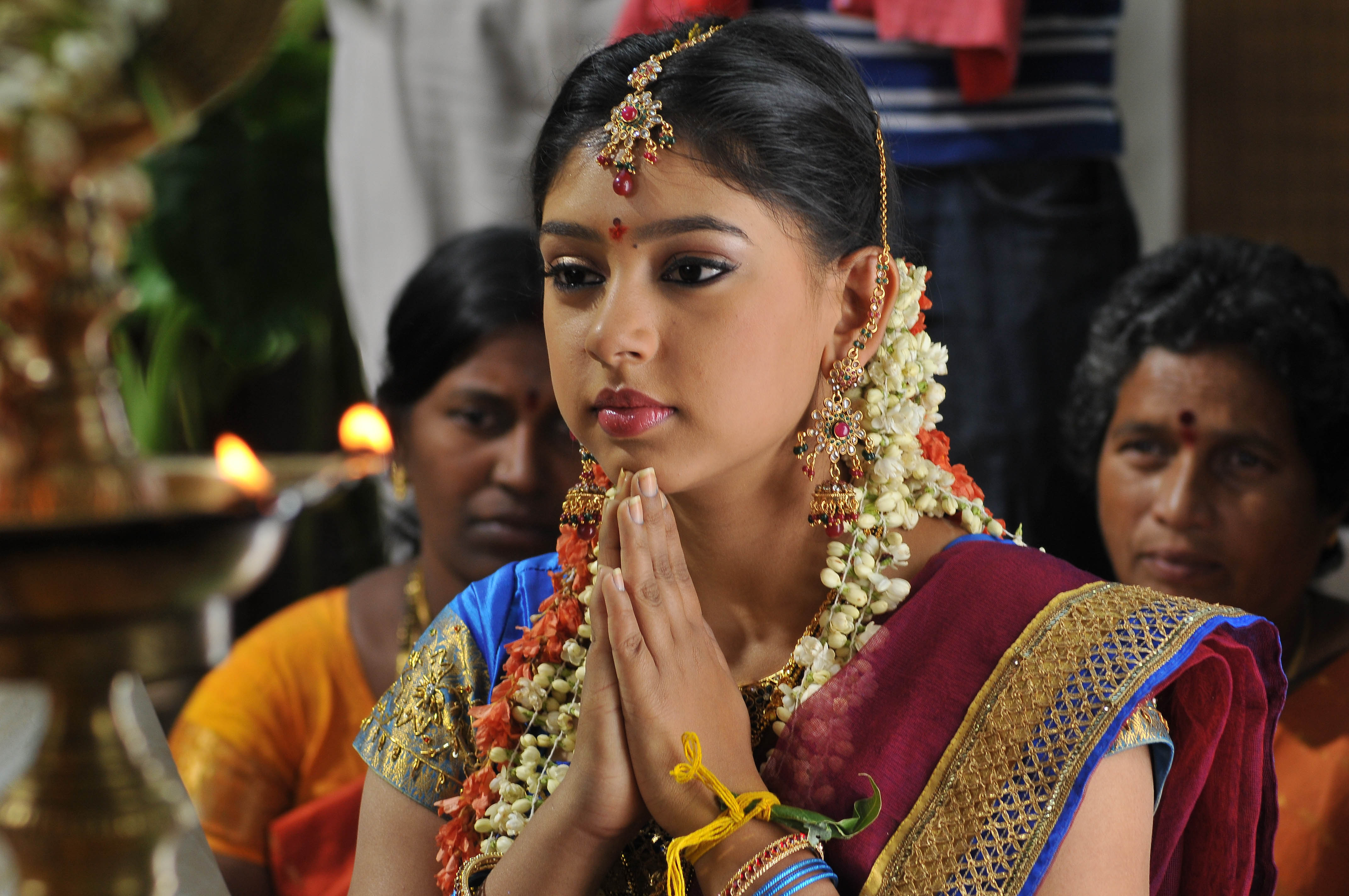 Pelli Pustakam Movie Stills