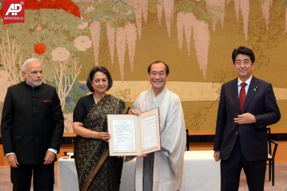 PM Narendra Modi Meets Japan PM Shinzo Abe