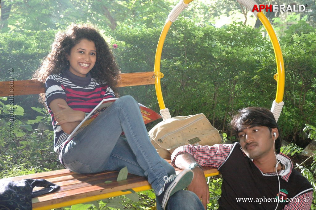 Pora Pove Movie New Stills